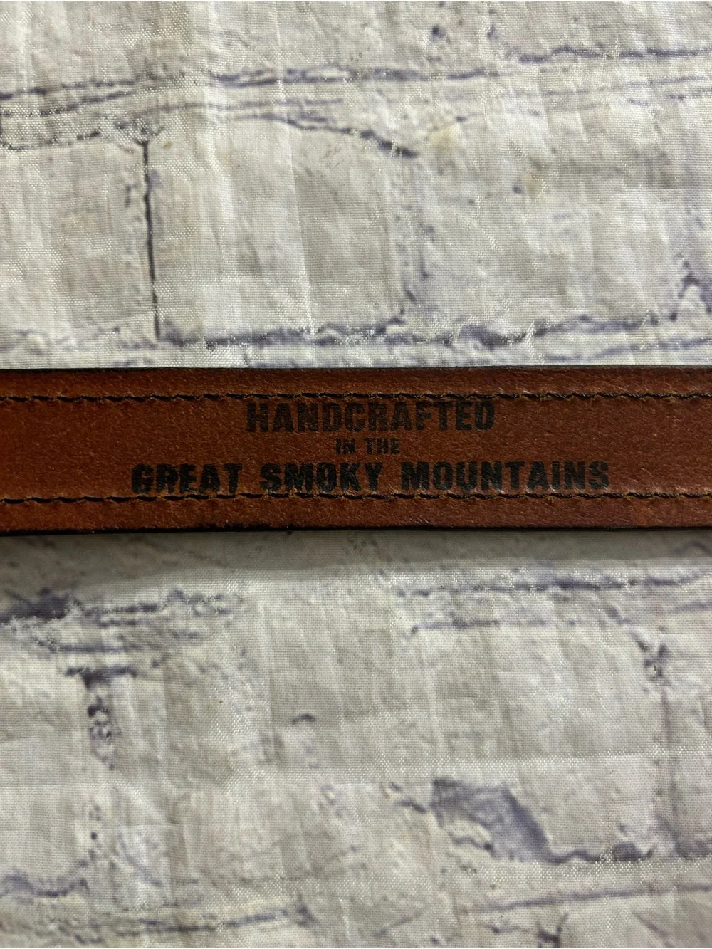 PERRY ELLIS PORTFOLIO BROWN LEATHER BELT SIZE 42 & HANDCRAFTED SMOKEY MOUNTAINS